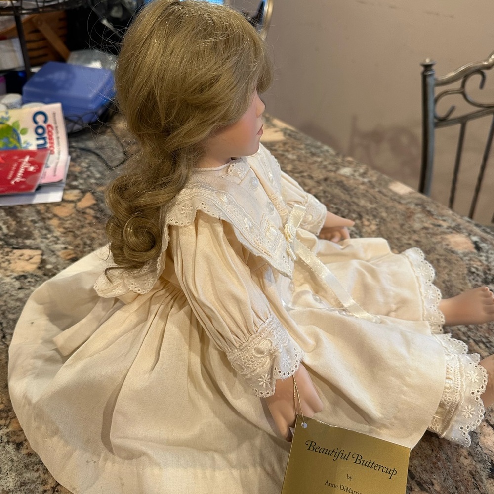 Vintage Georgetown Collection BEAUTIFUL BUTTERCUP Porcelain Pouty Sitting Doll - Picture 4 of 8